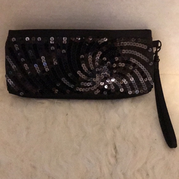 Sephora wristlet bag with sequins. - Picture 3 of 3
